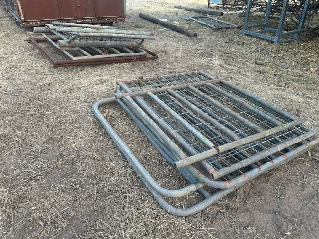 152 v77